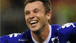 Milan “đong đưa” vụ Cassano 